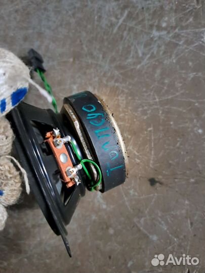 Динамик в Торпедо Range Rover Vogue