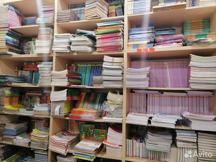 Учебники бу и новые. тетради