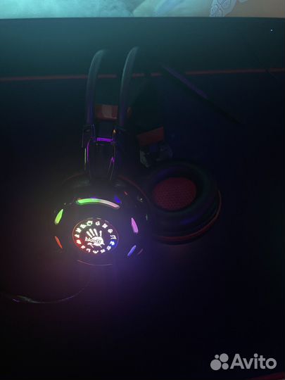 Продаю наушники с микрофоном A4 Bloody G300 черный