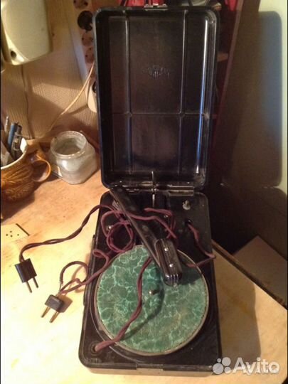 Патефон электрический. 50-е. СССР
