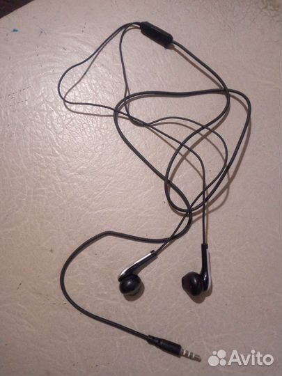 Наушники новые