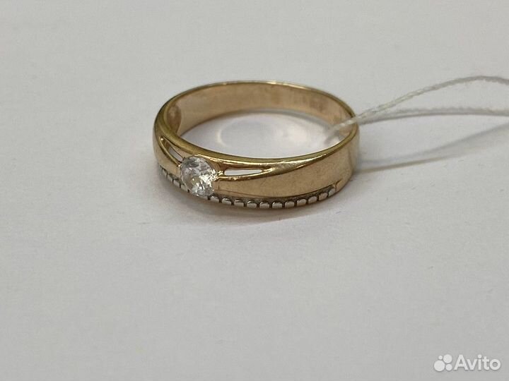 Кольцо с камнями золотое