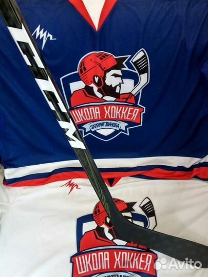 Клюшку CCM Ribcor Trigger Asy Sr