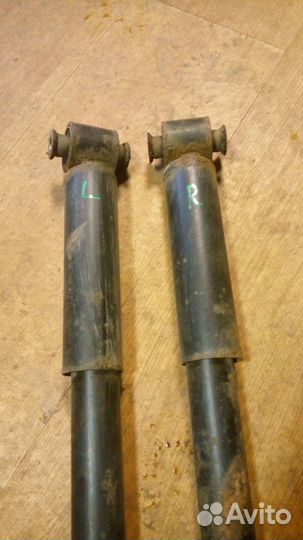 Задние амортизаторы Рено сценик 2 б.у