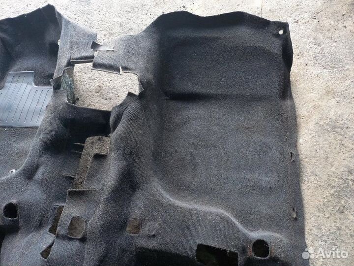 Обшивка пола Mitsubishi L200 KB 2.5 4D56 136 Л.С