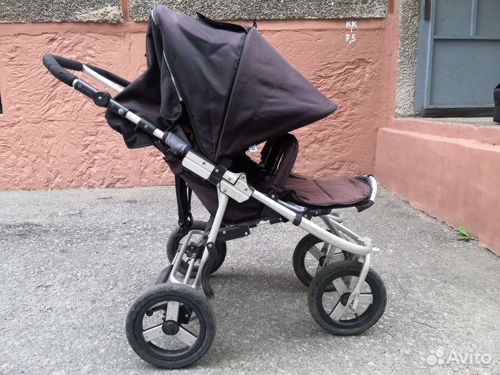 Коляска для двойни bumbleride
