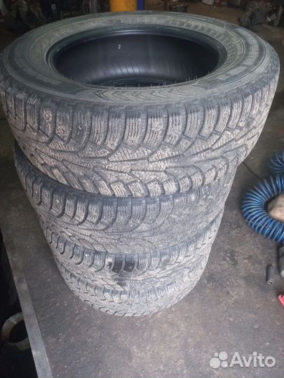 Nokian Tyres Hakkapeliitta 5 235/65 R17
