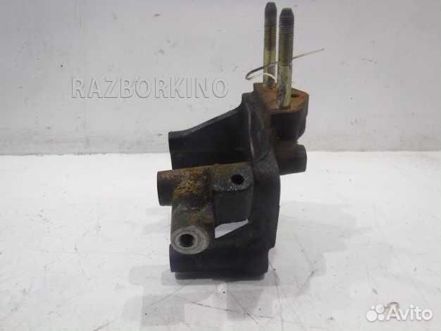 Кронштейн двигателя