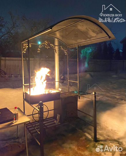 Мангал с крышей