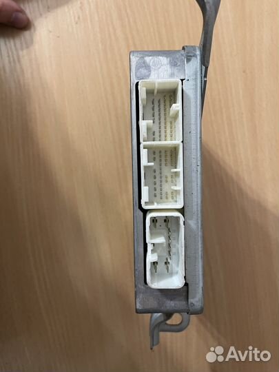 Блок управления ркпп toyota Corolla