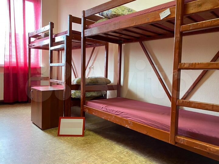 Комната 13 м² в > 9-к., 4/5 эт.