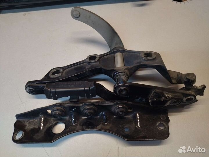 Петля капота левая S класс W221