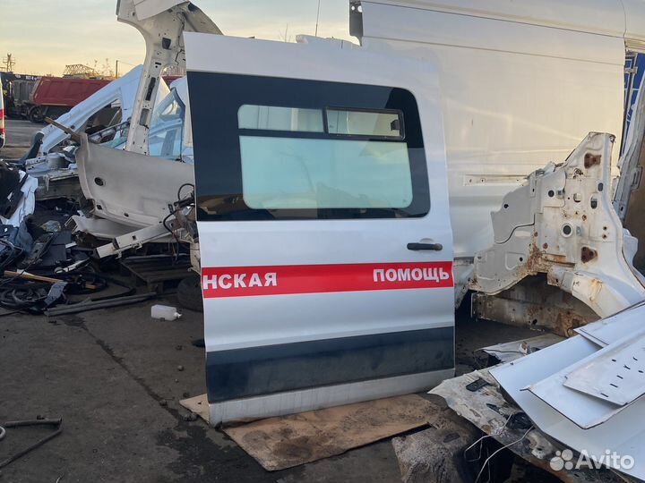 Стекло сдвижной двери на Форд Транзит