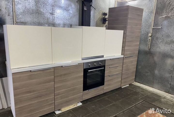 Кухонный гарнитур с техникой