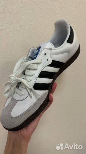 Кроссовки adidas