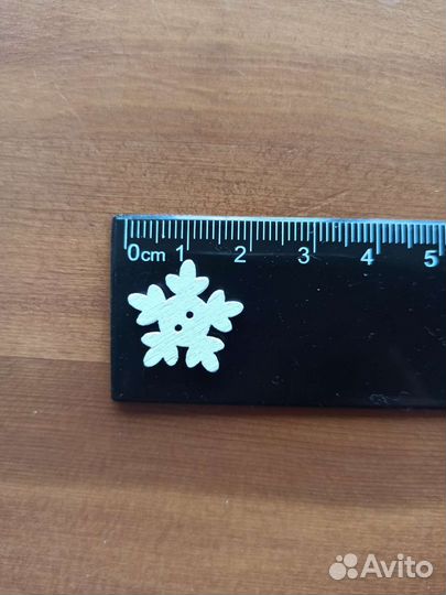 Пуговицы деревянные снежинки 60 шт