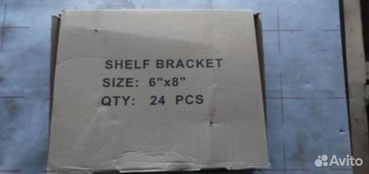 Уголок для полок