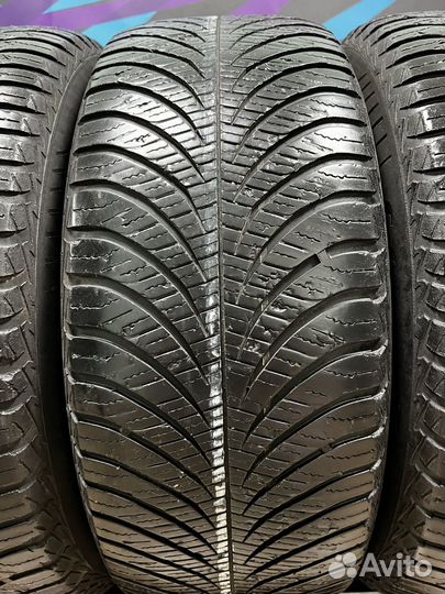 Goodyear Vector 4Seasons Gen-2 235/55 R17