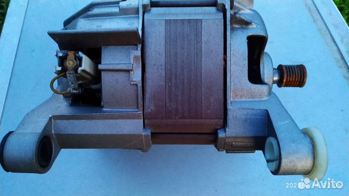 Двигататель стиральной машины Boch Classik5