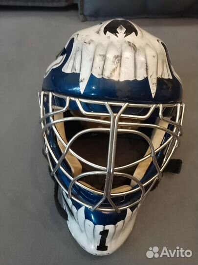 Вратарский шлем