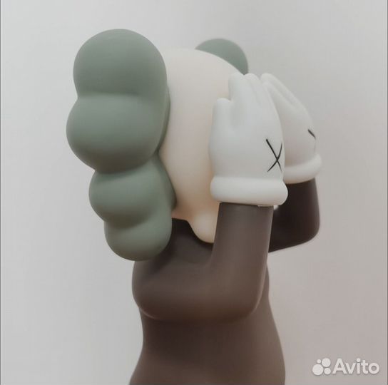 Коллекционная фигурка Kaws Holiday