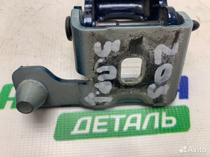 Петля двери задняя правая Peugeot 308 хетчбек