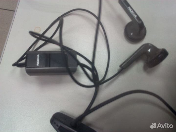 Наушники с микрофоном Nokia для сотового