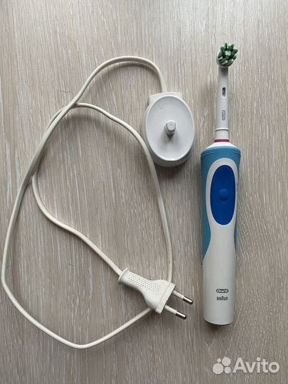 Электрическая зубная щетка braun oral b