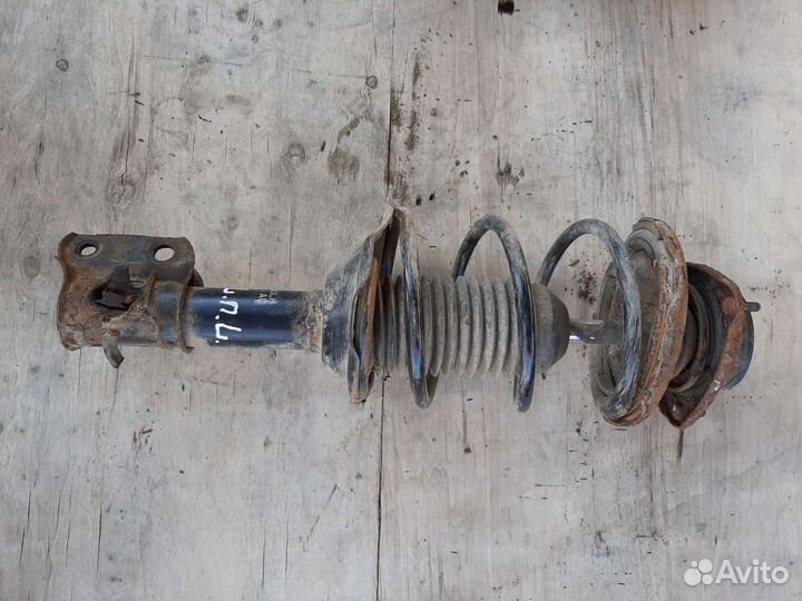 Субару Легаси стойка