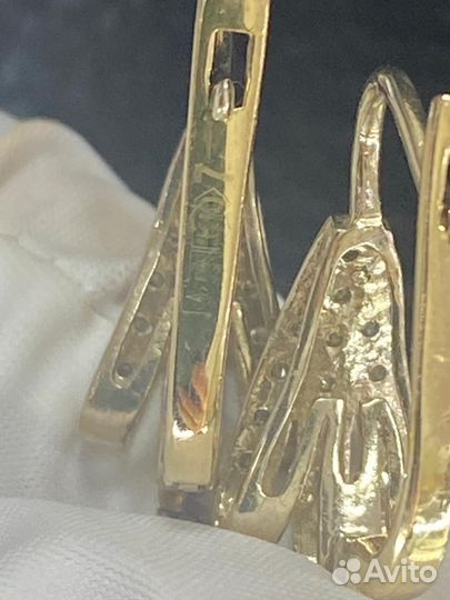 Золотой комплект с бриллиантами и жемчугом 585