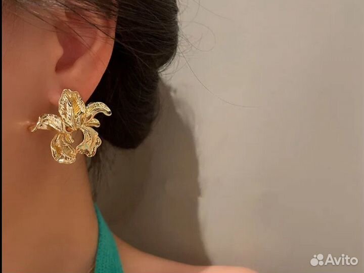 Серьги лепестки новые тренд