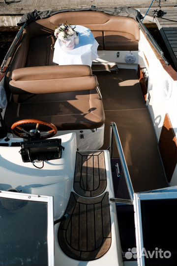 Катер с каютой и WC, яхта моторная теплая