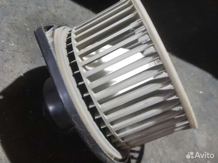 Моторчик печки Nissan Maxima а32