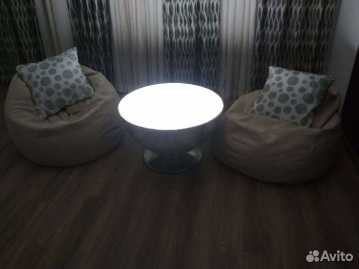 Столик интерьерный