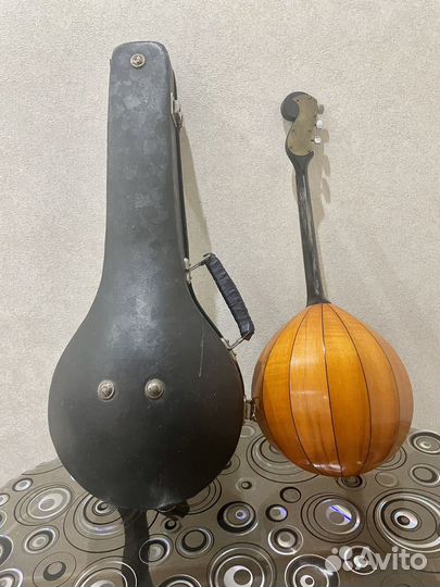 Домра ручной работы 1972 года
