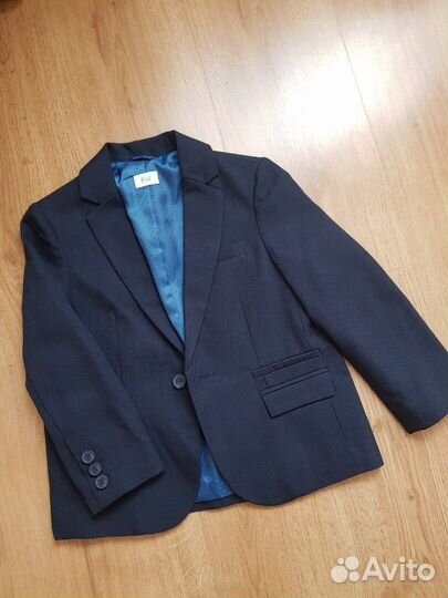Пиджак F&F 4-5лет новый