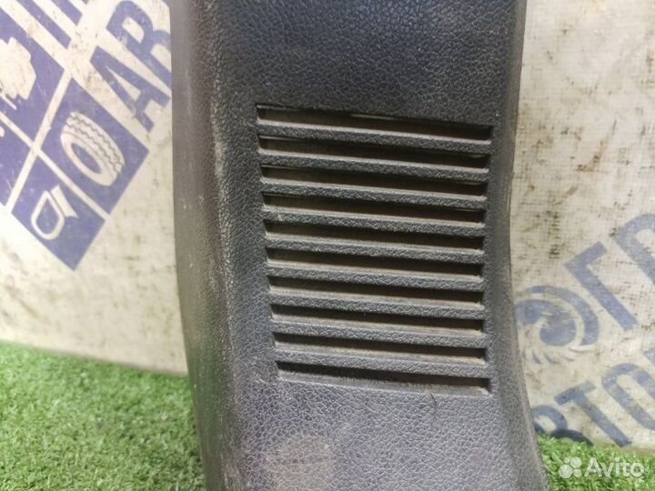 Накладка багажника задняя правая Ford Fusion