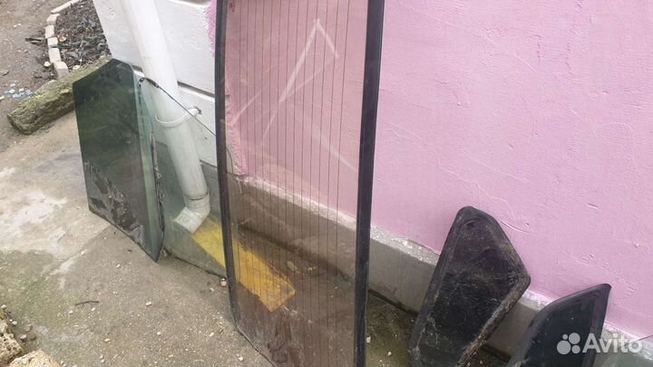 Задние стекло Ваз 2115