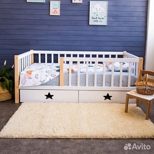 Кроватка из натурального дерева сингл для малыша с