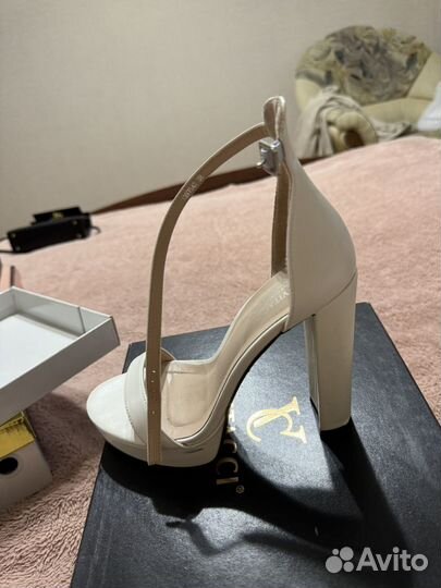 Босоножки vitacci 38