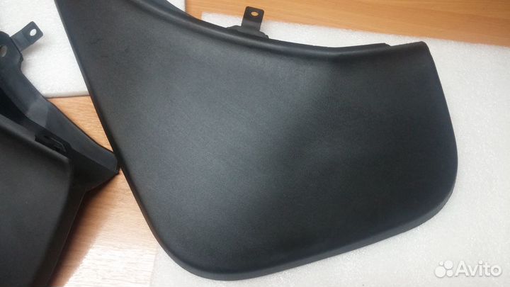 Range Rover Vogue 2010-2012 брызговик задний левый