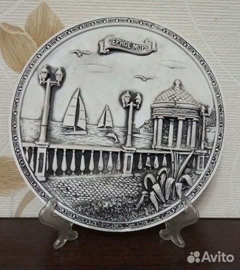 Настенная тарелка