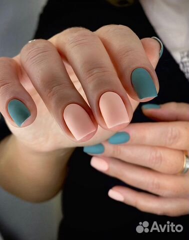 Модель на маникюр