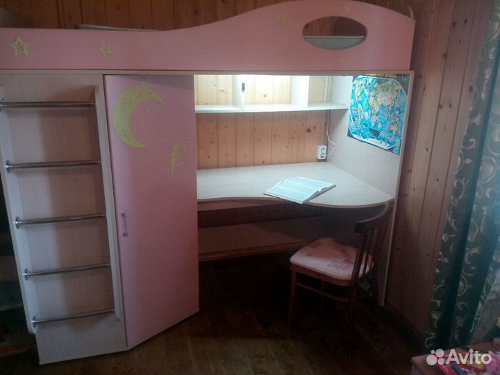 Кровать детская со шкафом и столом. кровать-чердак