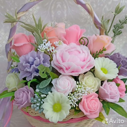 Букет из мыла в корзине