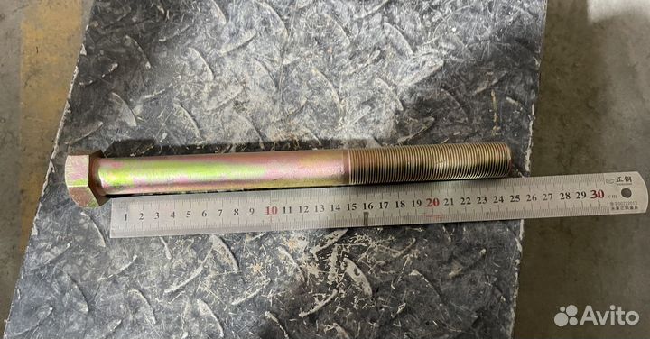 Болт кронштейна задней рессоры shacman F2000 F3000