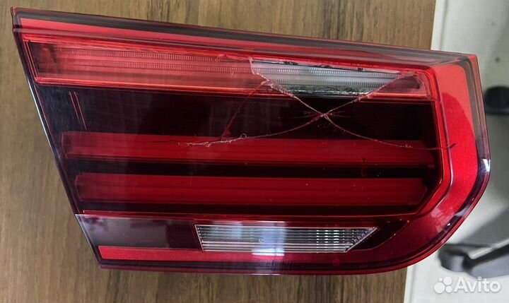 Левый фонарь в крышку багажника BMW F30