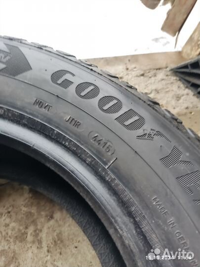 Goodyear UltraGrip Ice Arctic SUV 205/70 R15 96T