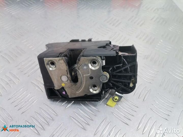 Замок двери передней левой Dacia Logan 2 2015