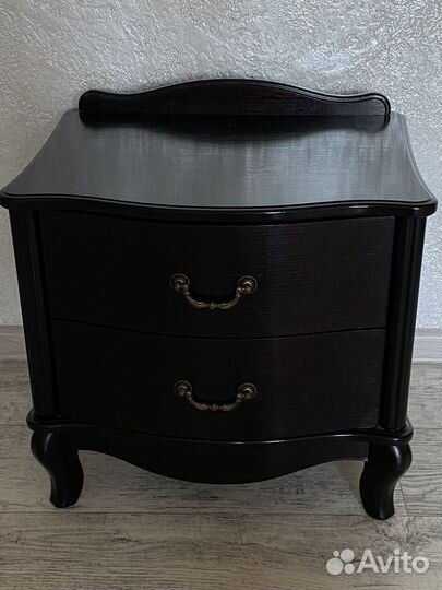 Тумба прикроватная